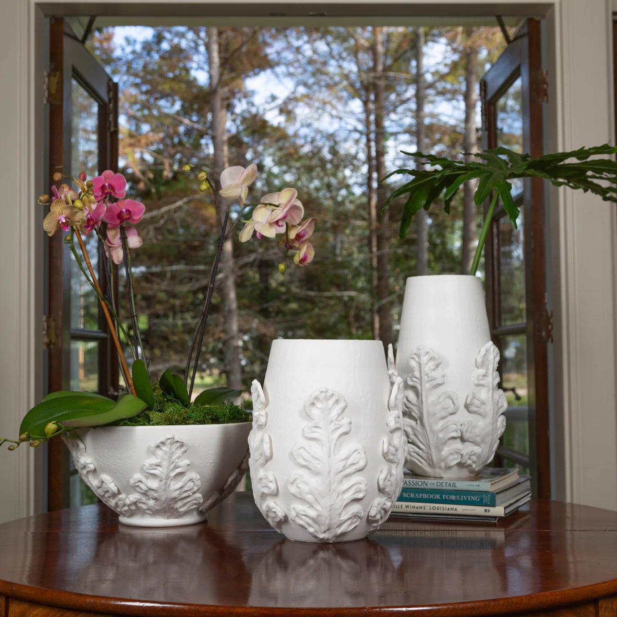 White Leaves Greco Short Vase